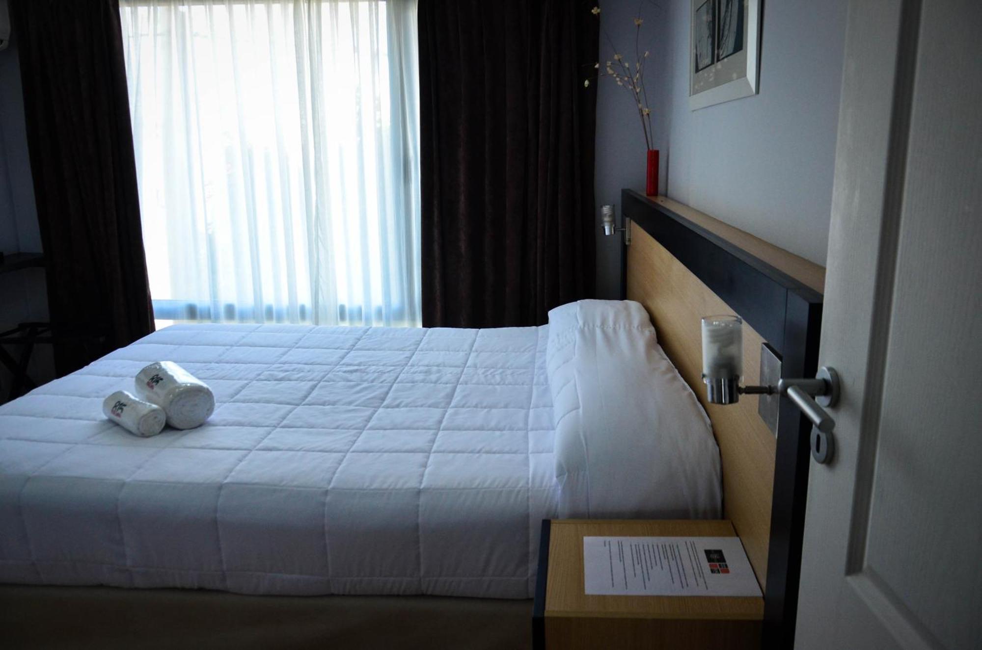 ניוקואן Apart Hotel Rivadavia 815 מראה חיצוני תמונה