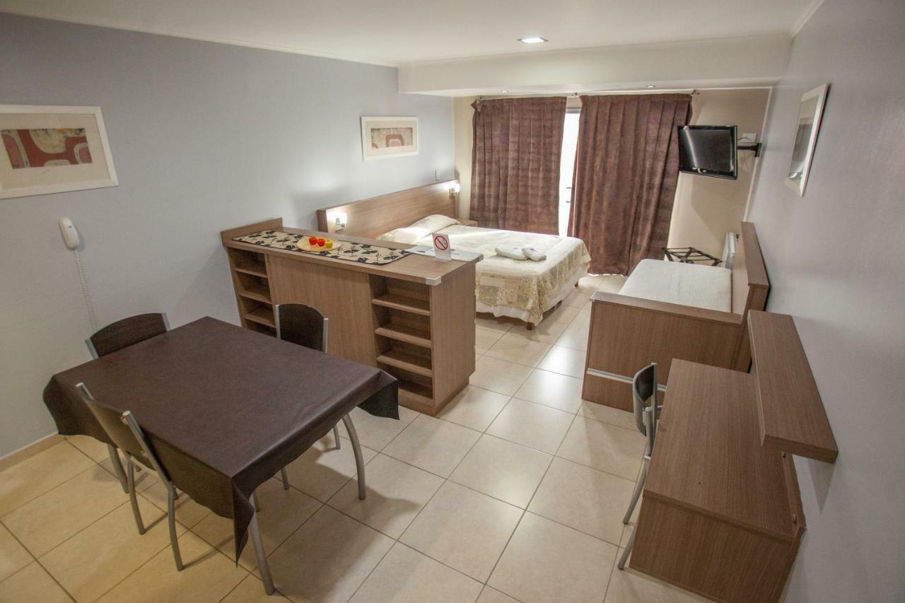 ניוקואן Apart Hotel Rivadavia 815 מראה חיצוני תמונה