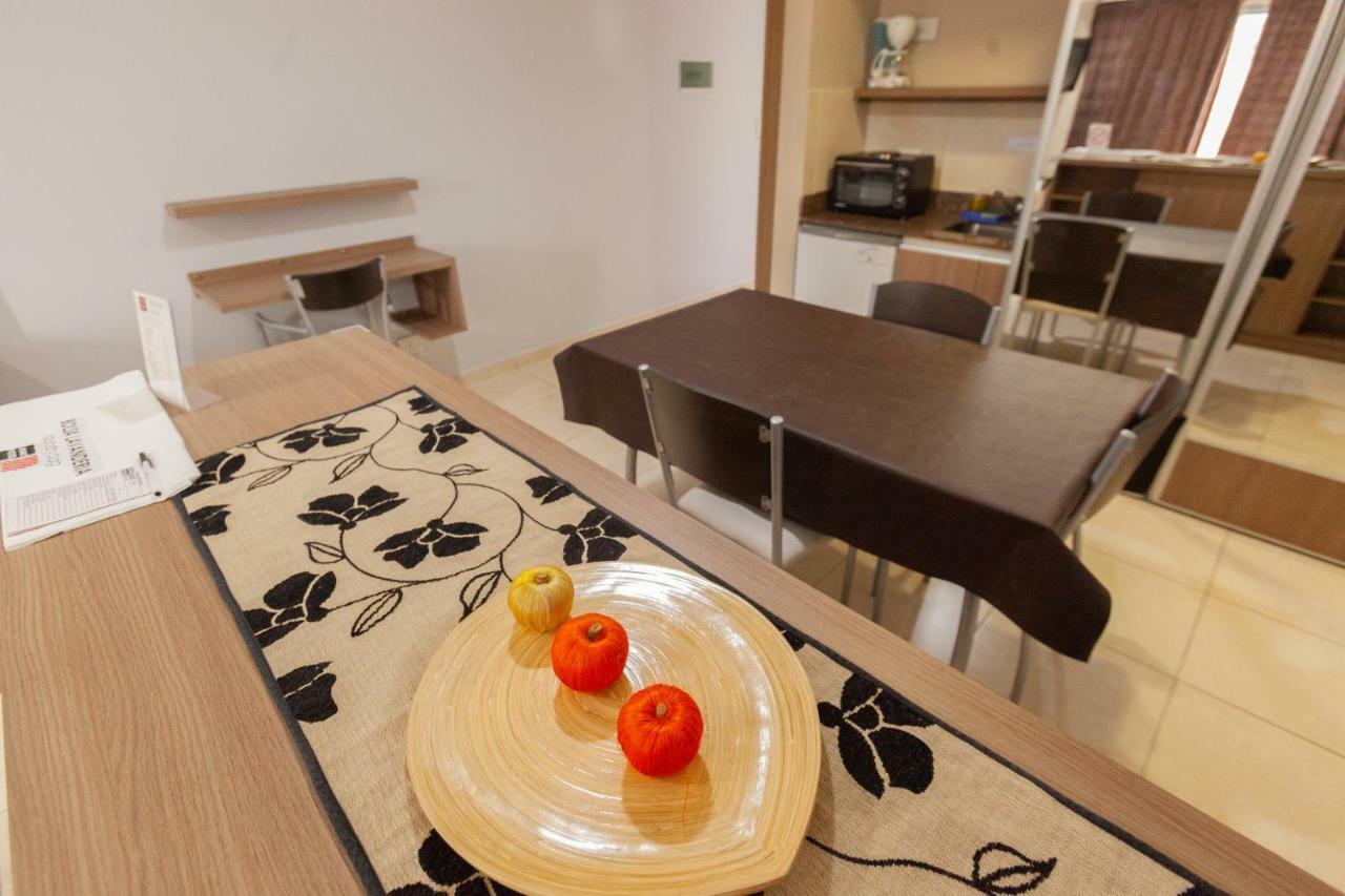 ניוקואן Apart Hotel Rivadavia 815 מראה חיצוני תמונה