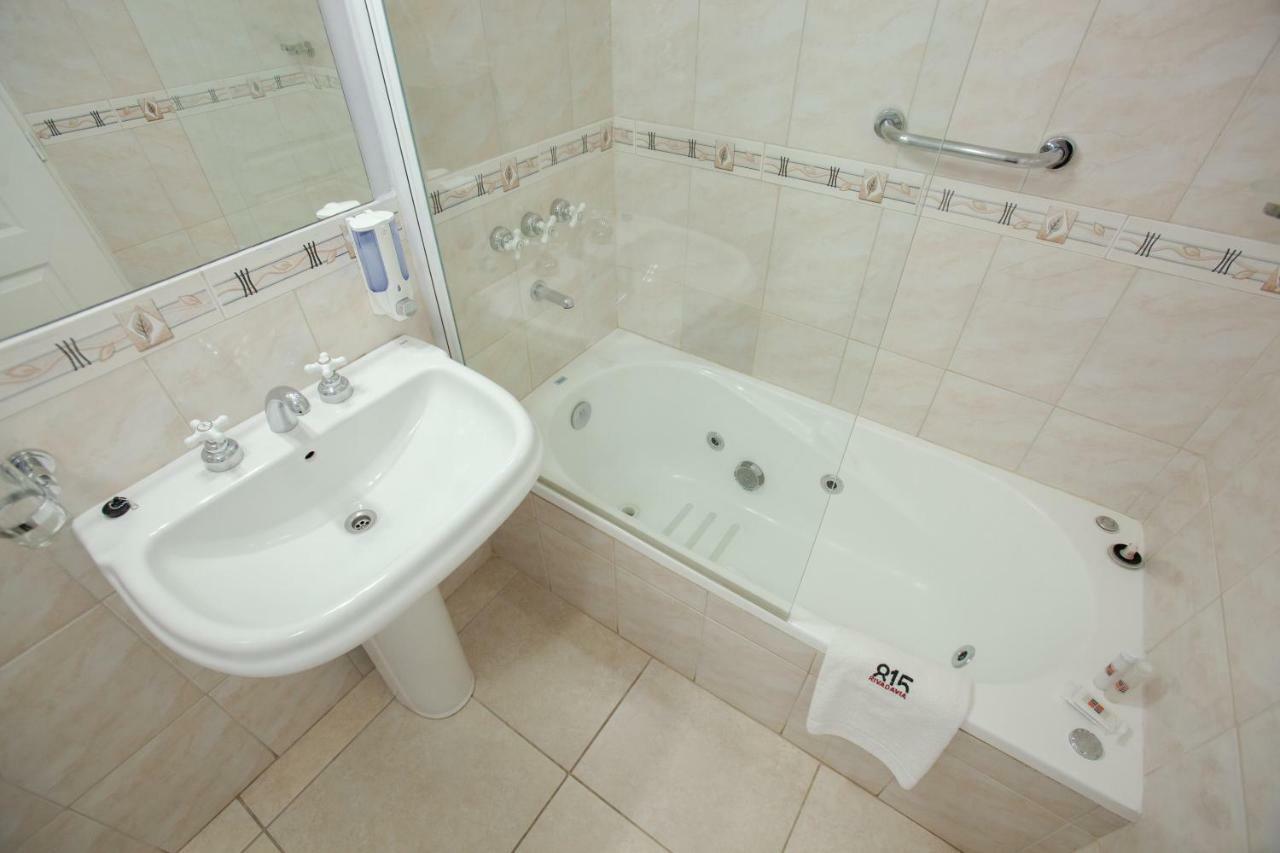 ניוקואן Apart Hotel Rivadavia 815 מראה חיצוני תמונה